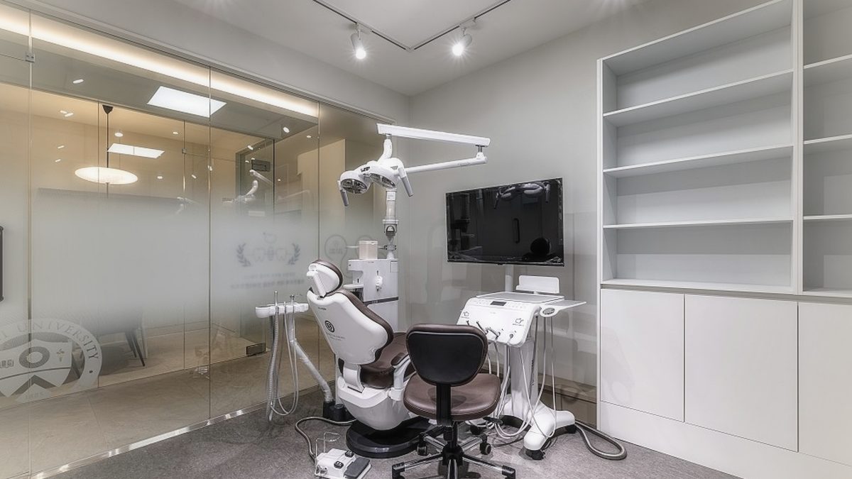 A private treatment room where children are seen — Yonsei The Strong Dental Clinic, near Dobong Station