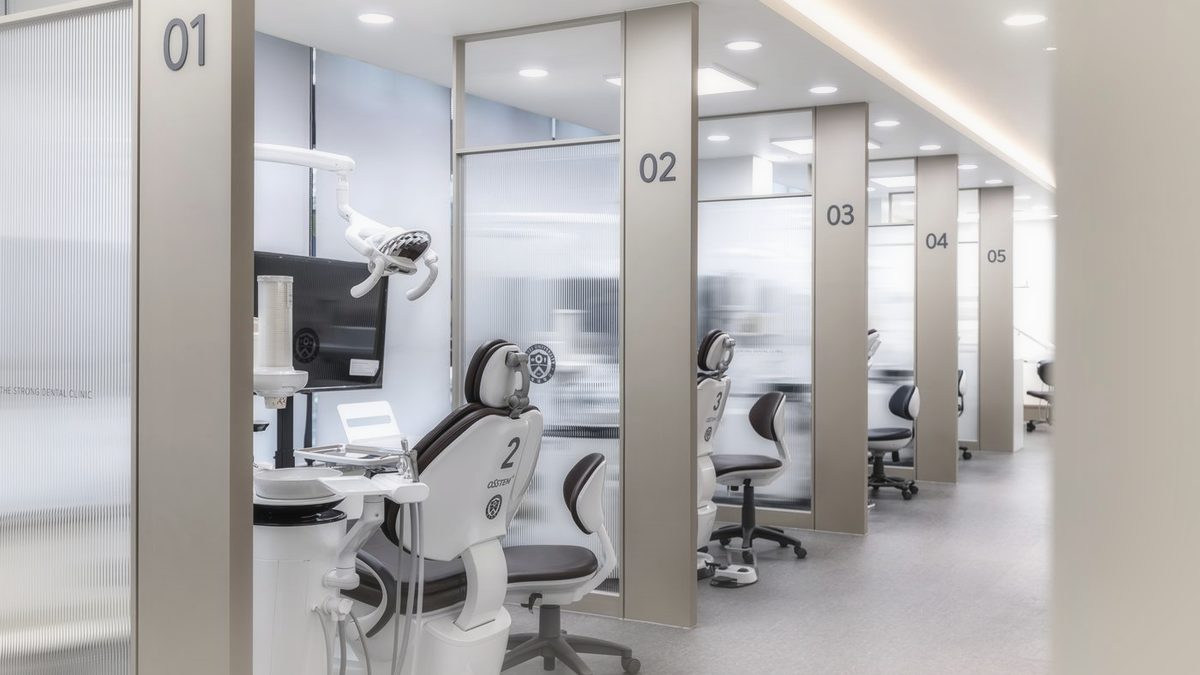 Tidy treatment room at Yonsei The Strong Dental Clinic